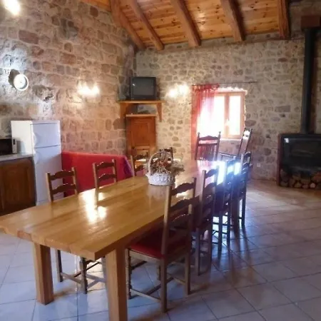 Le Chambon-sur-lignon, 4 Pieces, 6 Personnes - Fr-1-582-22 * Le Chambon-sur-Lignon